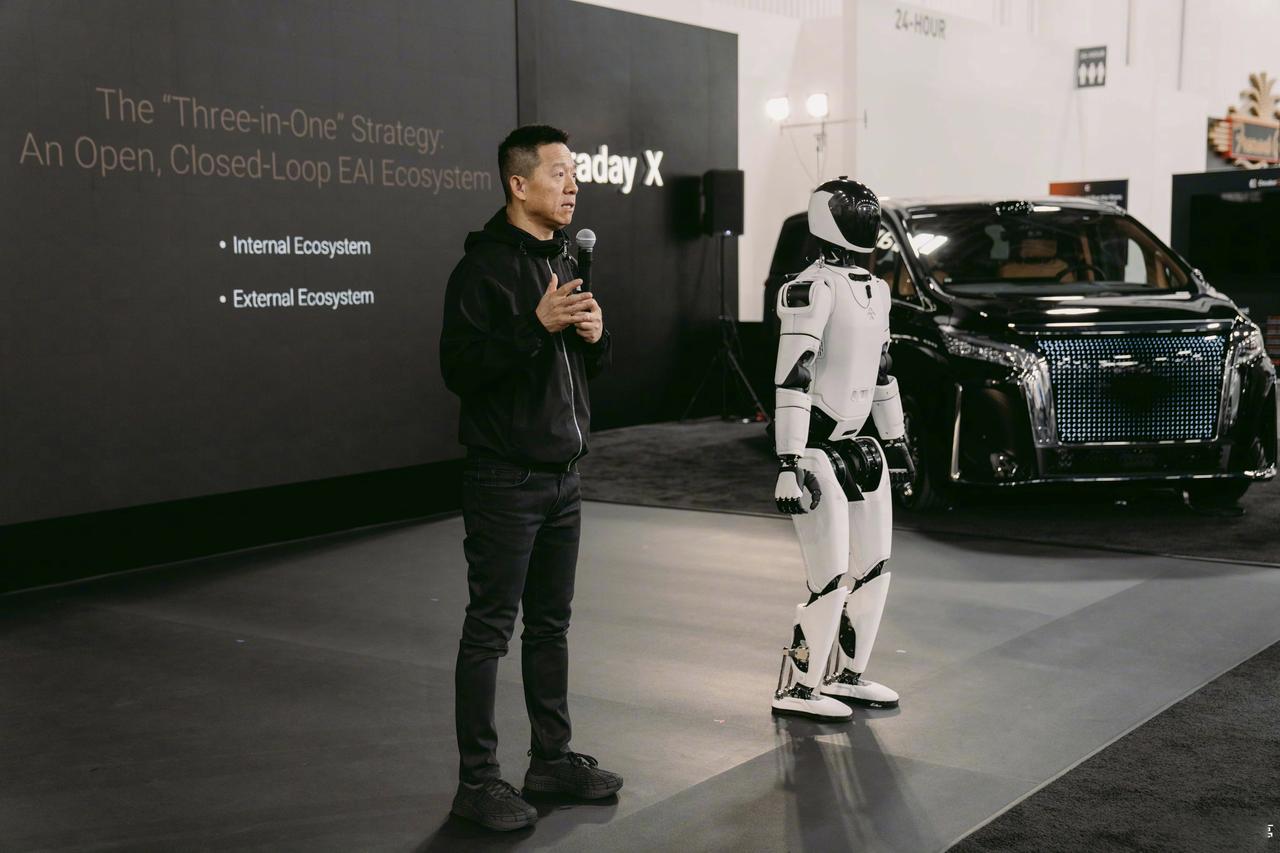 贾跃亭在拉斯维加斯发布Futurist、Master、Aegis三大系列EAI具