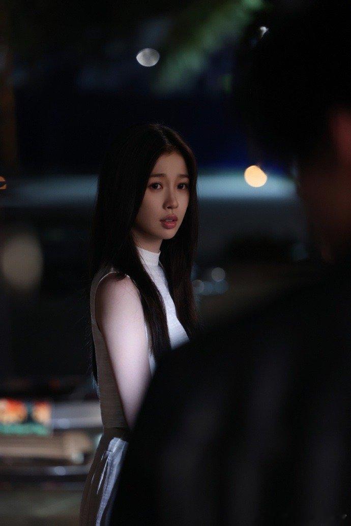 虞书欣演的姜暮是黑芝麻馅汤圆这个姜暮简直软萌的不行，黑芝麻馅汤圆形容姜暮太贴合了