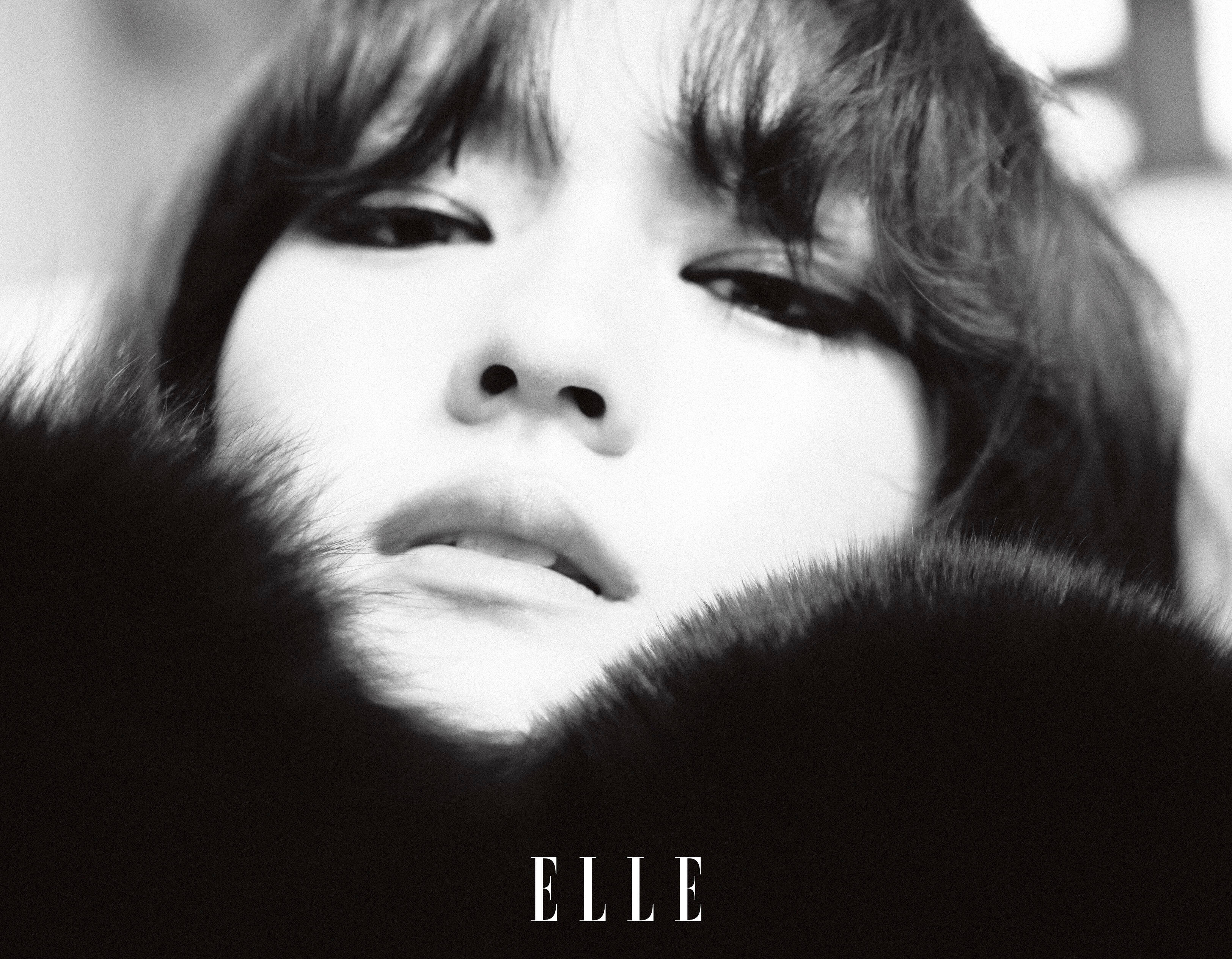 文淇 ELLE8月刊封面“采访中，我从另一个角度思考自己的人生——有时甚至觉得，