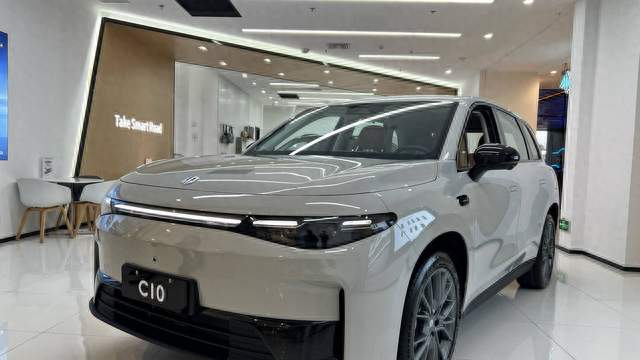 新势力座次重排：零跑连3月破10万，小米小鹏超4万，理想掉队