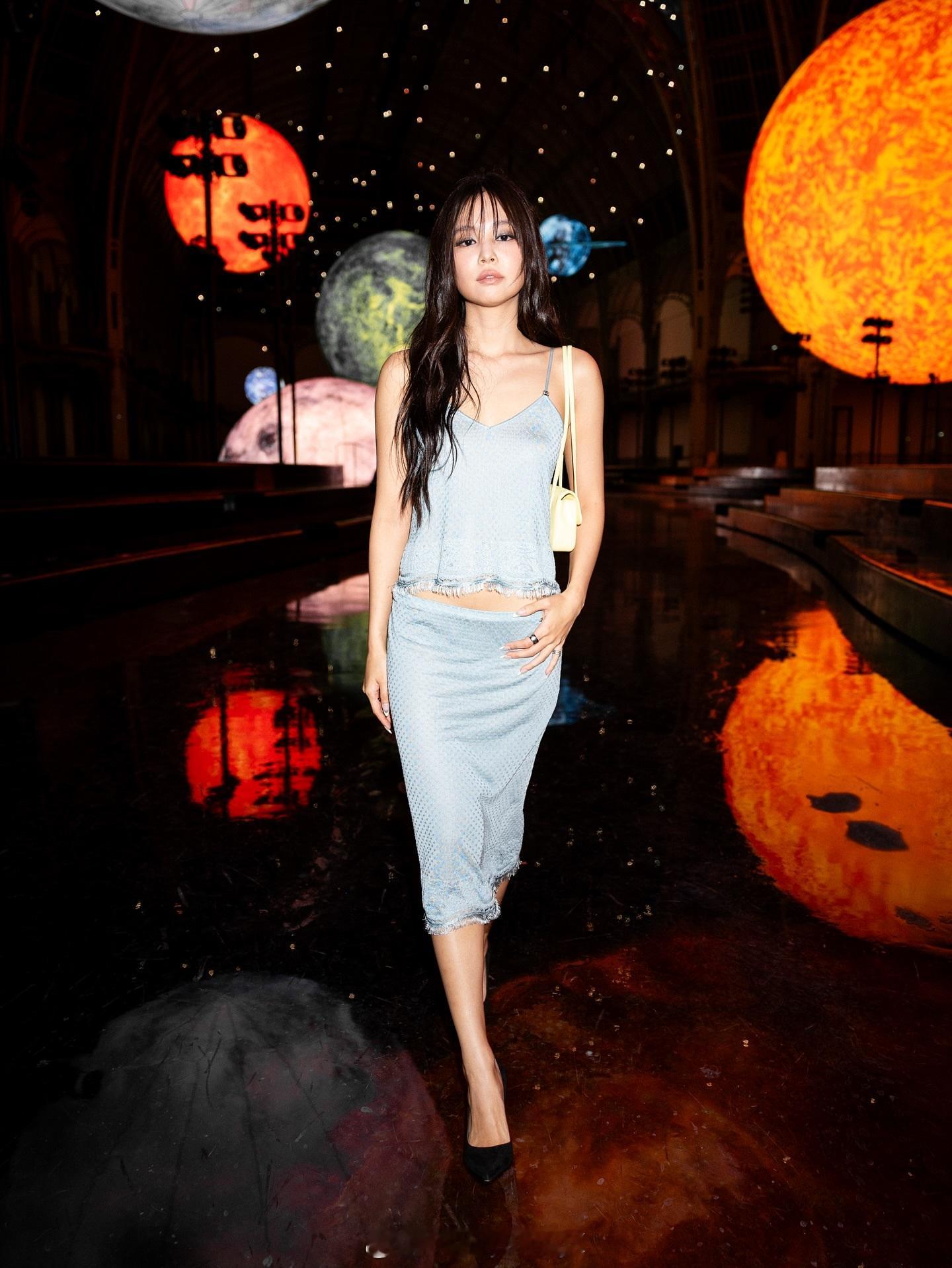 CHANEL guests' arriving 📸🤍🖤JENNIE、Mar