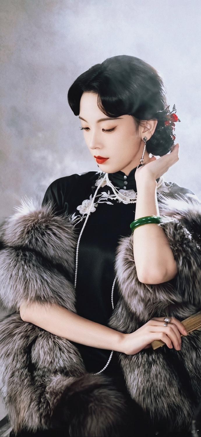 陈瑶黑白霍仙姑合体陈瑶霍仙姑全肯定端庄优雅是表象，果决狠厉是本心，陈瑶演活双面霍