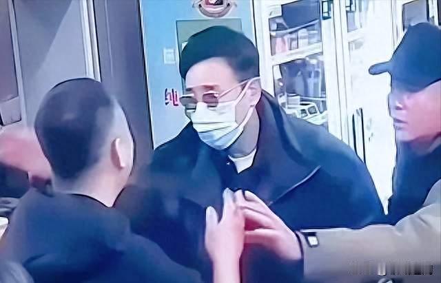 于和伟拒绝合影被老板挂上网，三天后另一段监控流出，全网沉默了
