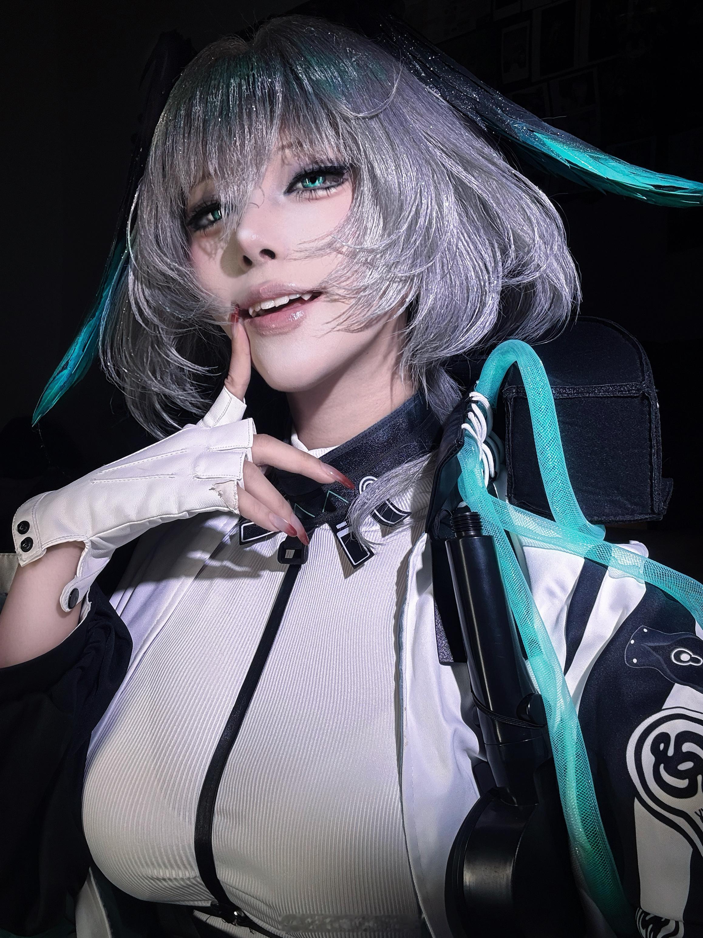 明日方舟[超话] 你要放开我的手？ ​​​