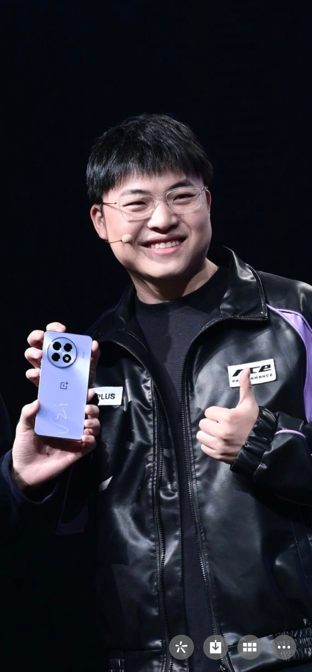 一加请来了Uzi当Ace首席电竞官，我好多朋友和同事都说我胖的时候长得好像Uzi