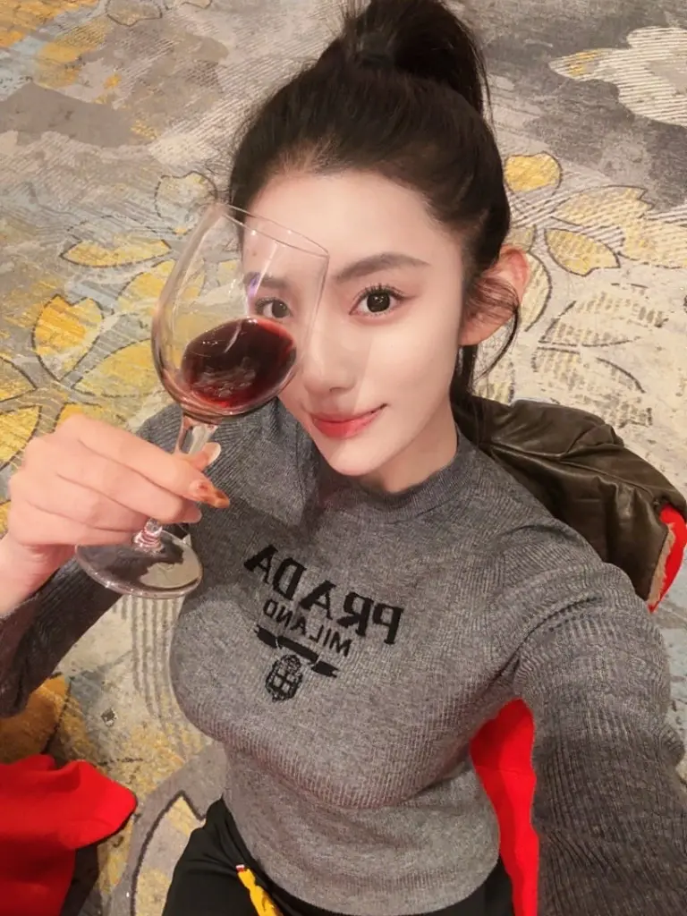 赚钱要狠 美貌要稳