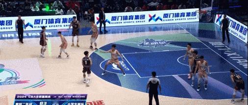 昨天王凡懿这个球打的很老练，一点也不像非职业的球员。
他来自宁波大学，高中时并不