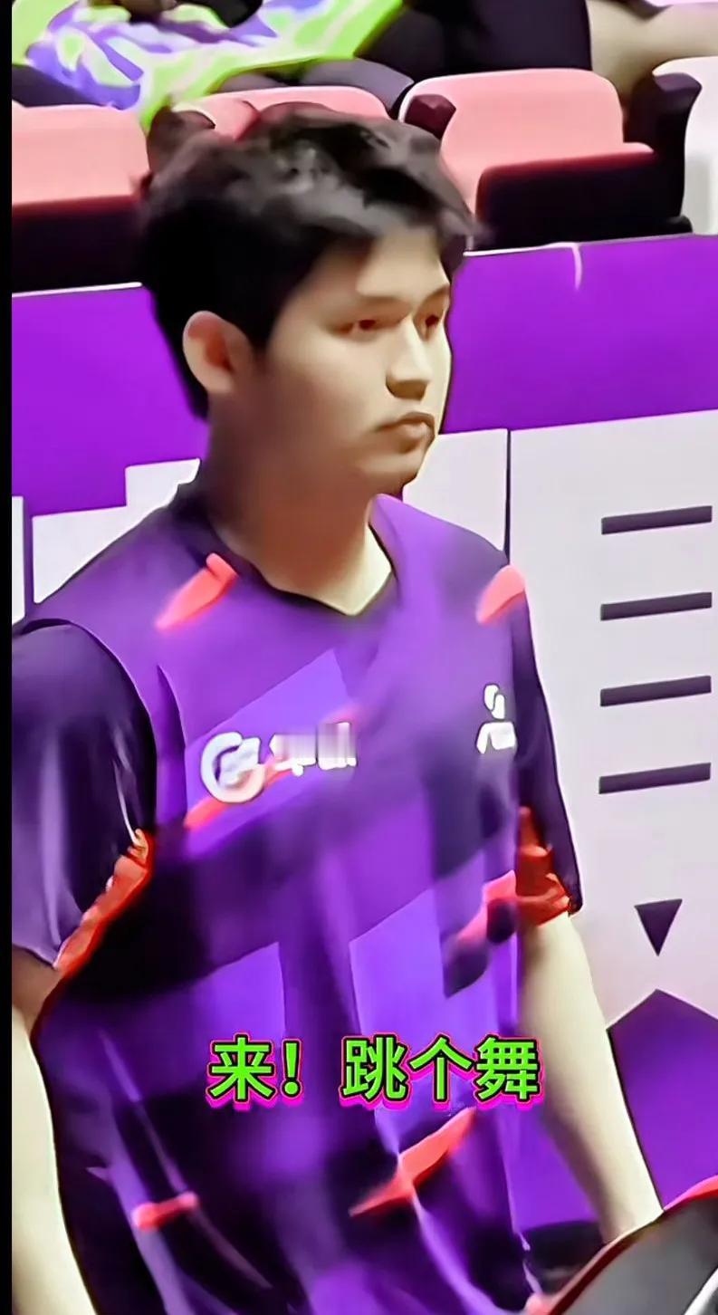 热血赛场，来！跳个舞，为胜利喝彩！
石头加油！这次打趴下本子，拿冠军[666]