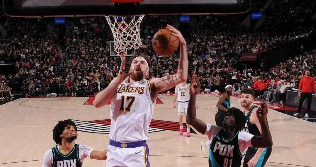 输球也有亮点！湖人暗藏新星轰21+4