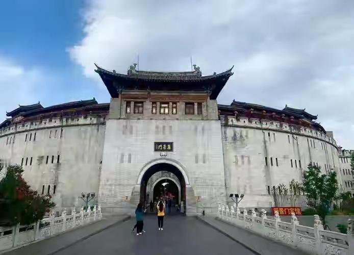 闲话洛阳需不需要机登洛，真没必要，洛阳倒是需要高铁南北枢纽线！郑洛之间有了连霍，