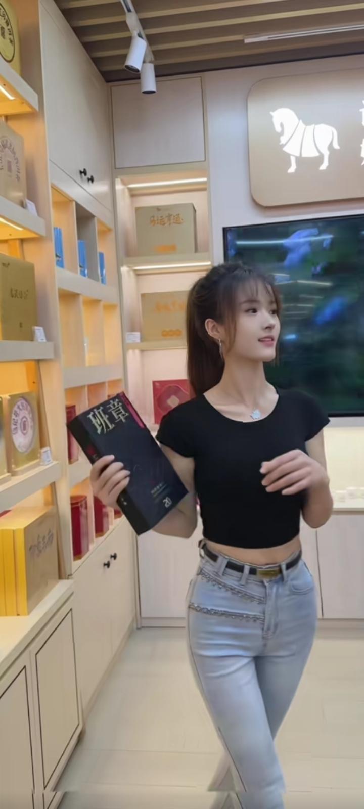 晒图笔记大赛世界很大，人山人海；世界很小，只你我二人。