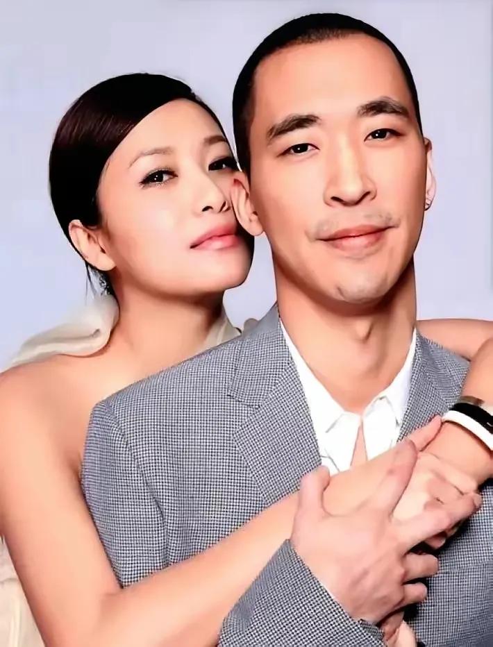 跟徐静蕾谈了十几年恋爱，老徐为什么还不给他一个名分？说实话，黄立行可能不太在乎名