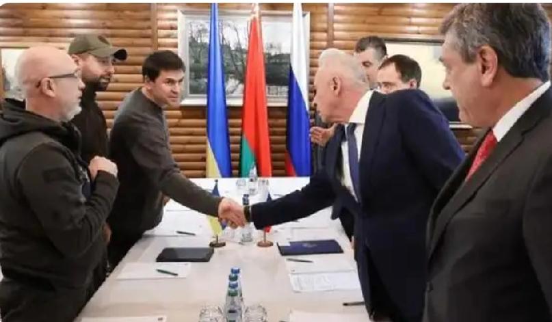 和平谈判是最终和平的过程，不见得非要接受美国的条件！
俄乌直接谈判是最近的路，为