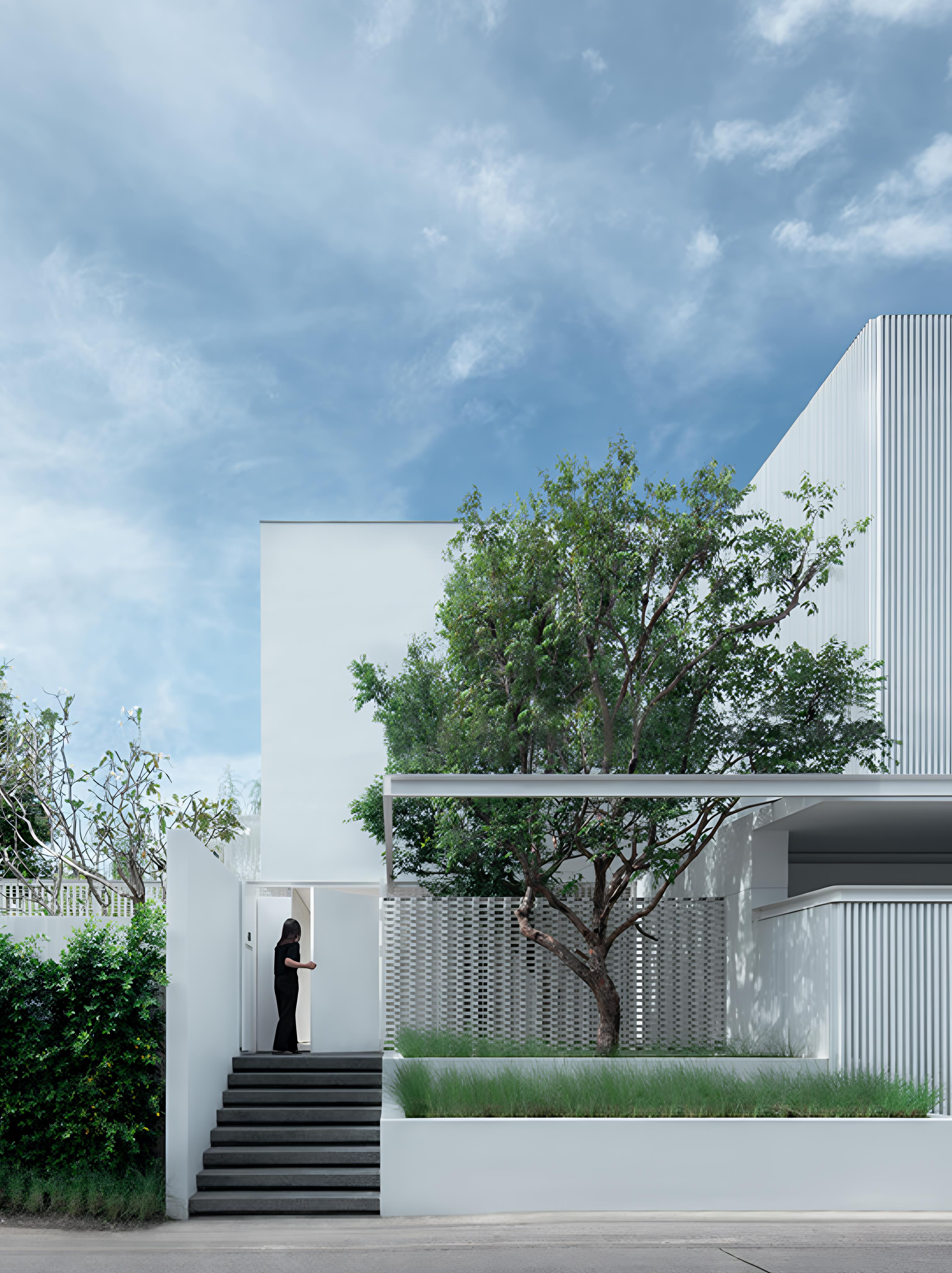 二层庭院别墅，L型五重庭院通透户型参考。很多农村、城区建房只顾自家封闭...