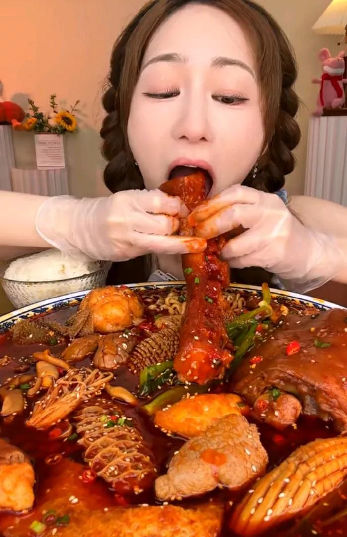 香飘满桌，美味可口。#海鲜大咖一排排# #美食的魅力何在# #好味道更健康# #