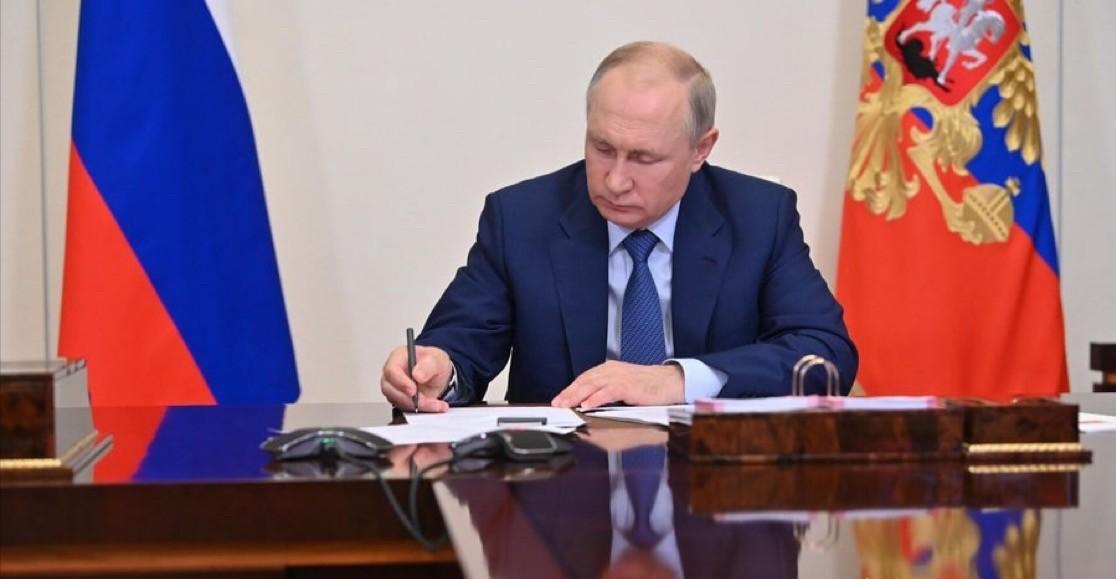 *俄罗斯政府发表声明称，俄罗斯已将对两用物项的禁运范围扩大到不友好国家，其中包括