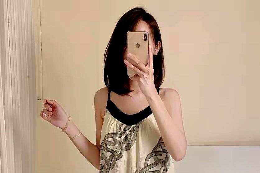 你说这叫什么事儿。
两个人关起门来的那点私密影像，被人捅到了全世界面前，结果呢？