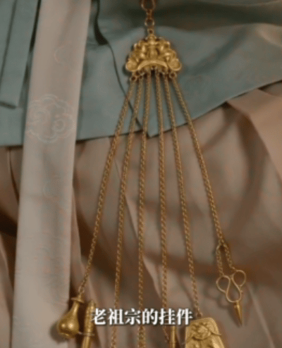 北京馆藏金什件才是挂件界天花板 看多了流水线的配饰，再看明代金什件，才明白什么叫