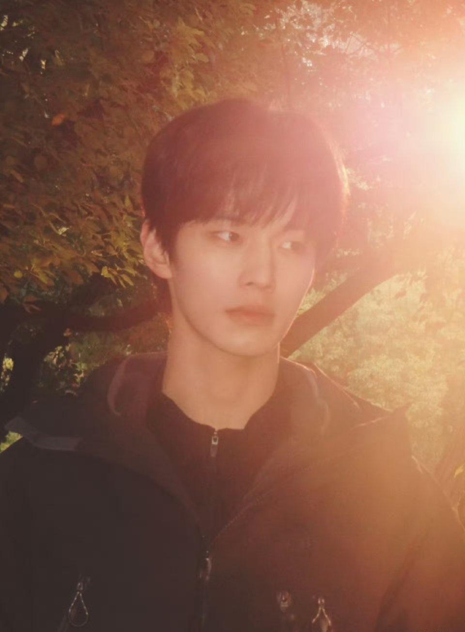 何与 ✨何与海外是真的火了 

有期待 终会相见𝑻𝒉𝒆𝒓𝒆 𝒊𝒔 