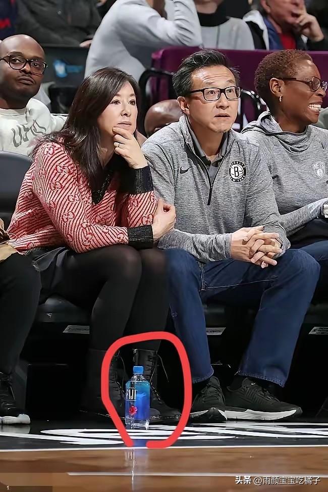 不得不说，这么恩爱的一对也离婚了，这让我还怎么相信爱情！