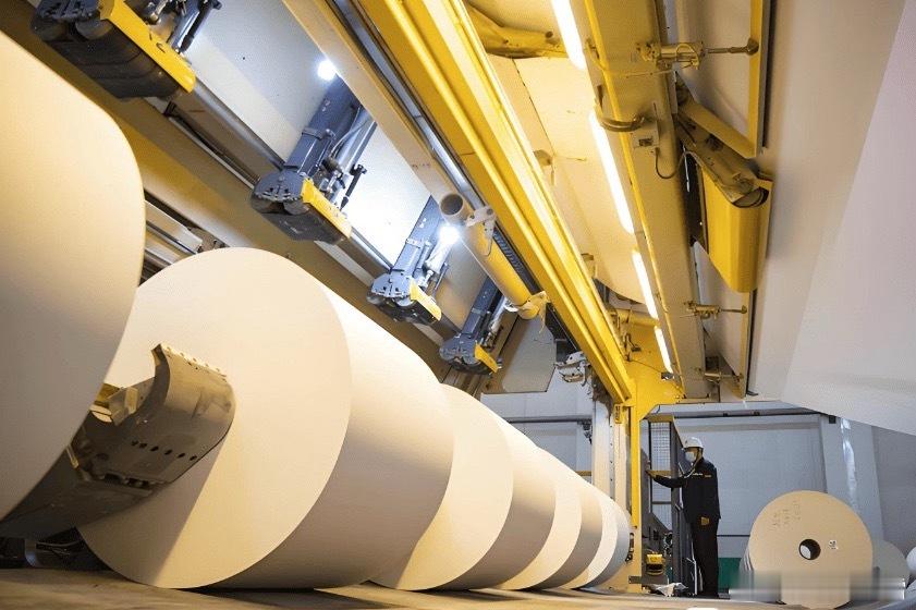 人民币升值+密集提价！造纸行业迎双重利好，细分龙头蓄势待发岁末之际，造纸行业迎来