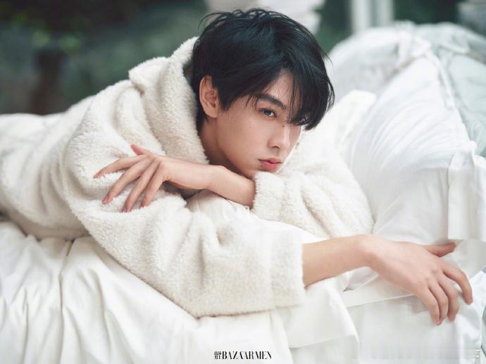 田栩宁《芭莎男士》封面来袭，解锁高定西装与治愈系造型，真诚致谢并希望大家喜欢这份