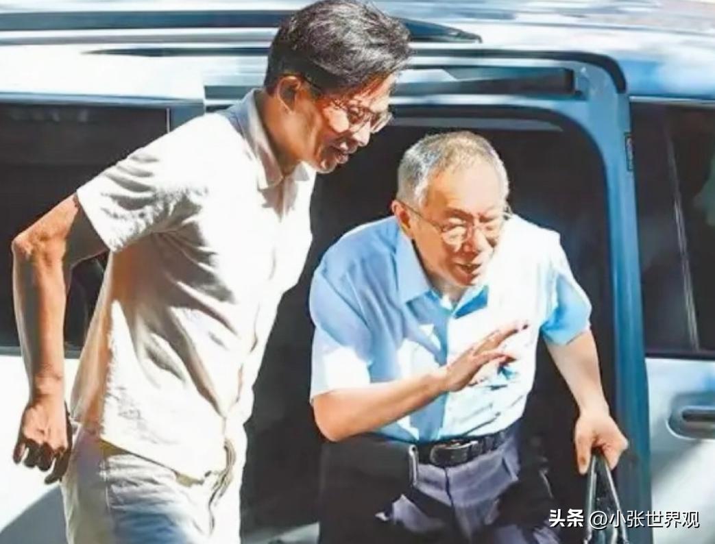 黄国昌和柯文哲彻底决裂！
谁也没想到，当初为了反绿并肩作战的两个人，最后会闹到这