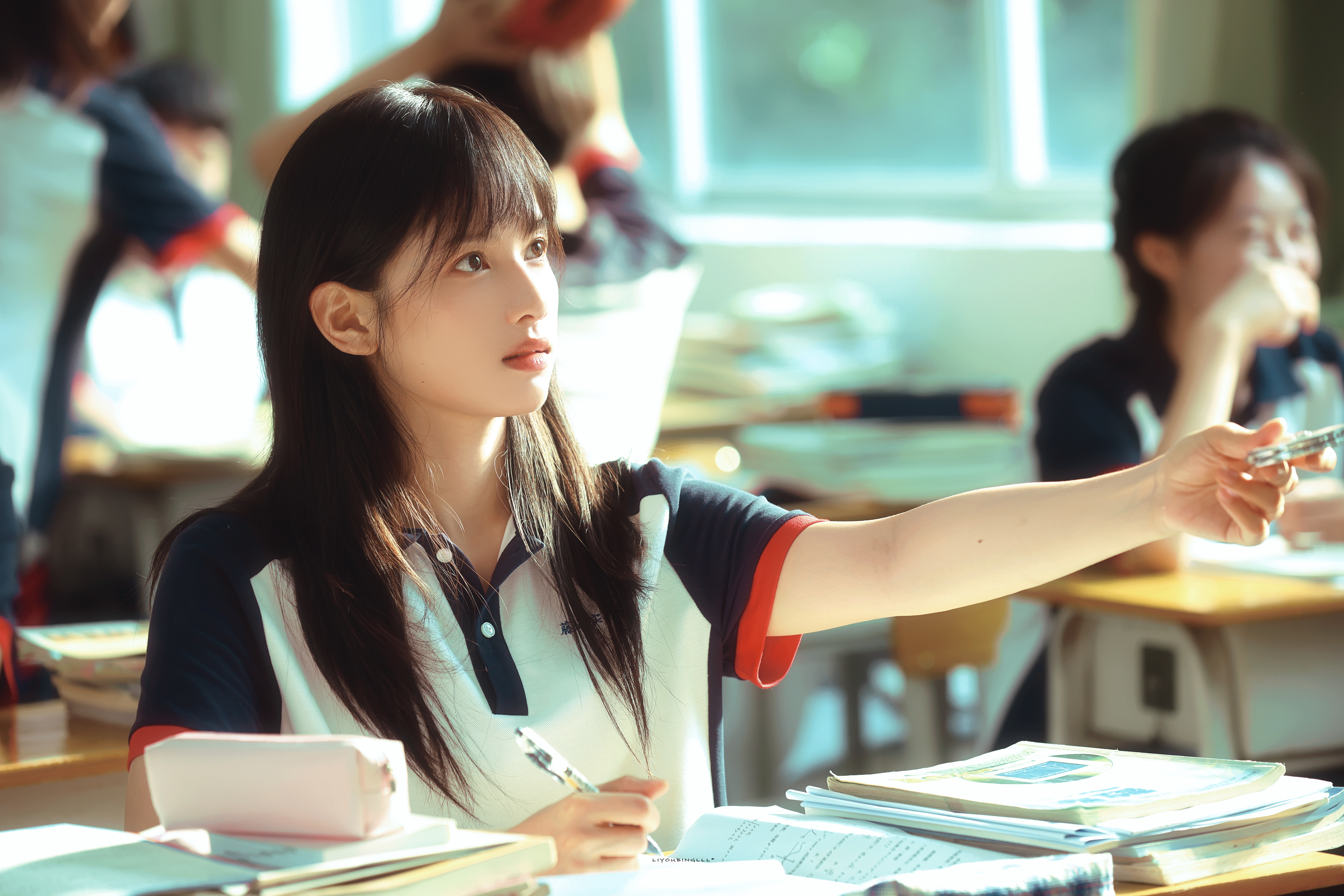 - 张婧仪/苗靖 。同桌的你 。野狗骨头