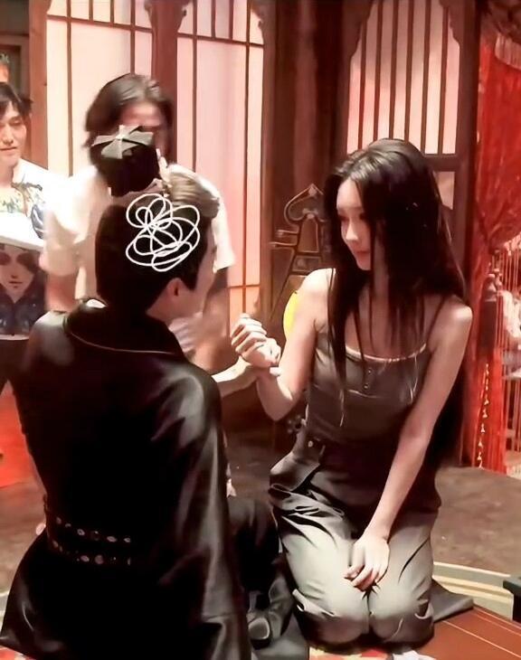 孟子义直播【孟子义】这张太像苏妲己了 