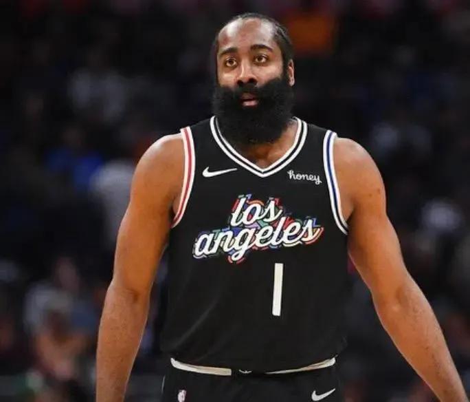 快船总裁：“詹姆斯（哈登）是NBA最多产、最高效的组织者之一，他凭借出众的体型和