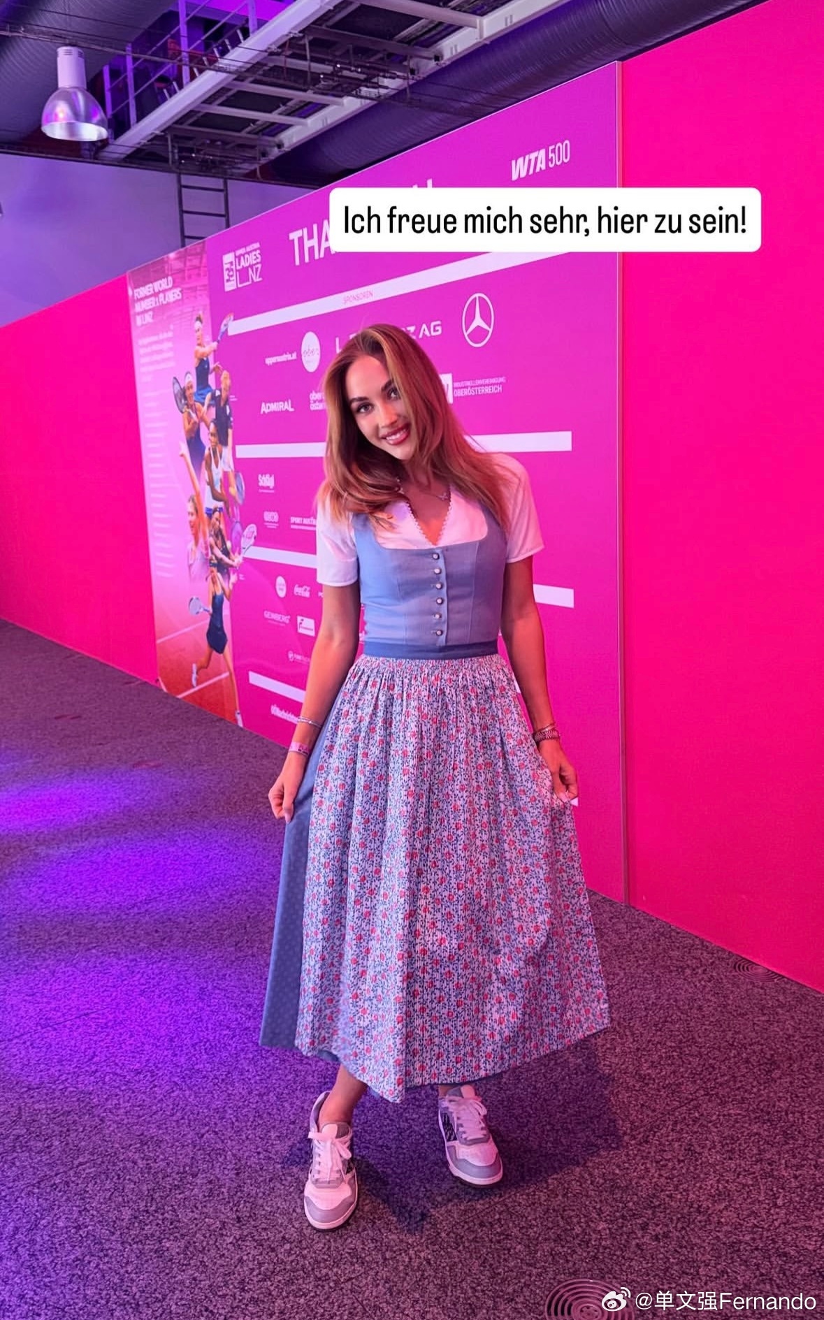 波塔波娃，WTA500林茨站球员晚宴装扮！这周的比赛波波主场作赛，看看表现！wt