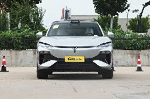 年轻人选华为系纯电SUV，聊聊岚图追光S