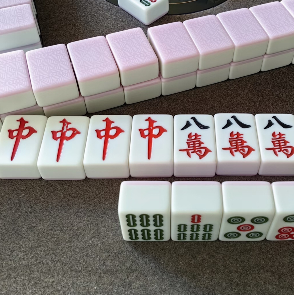 会不会打麻将的都沉默了会盲摸麻将的人，不管他最终赢不赢，感觉都好厉害 