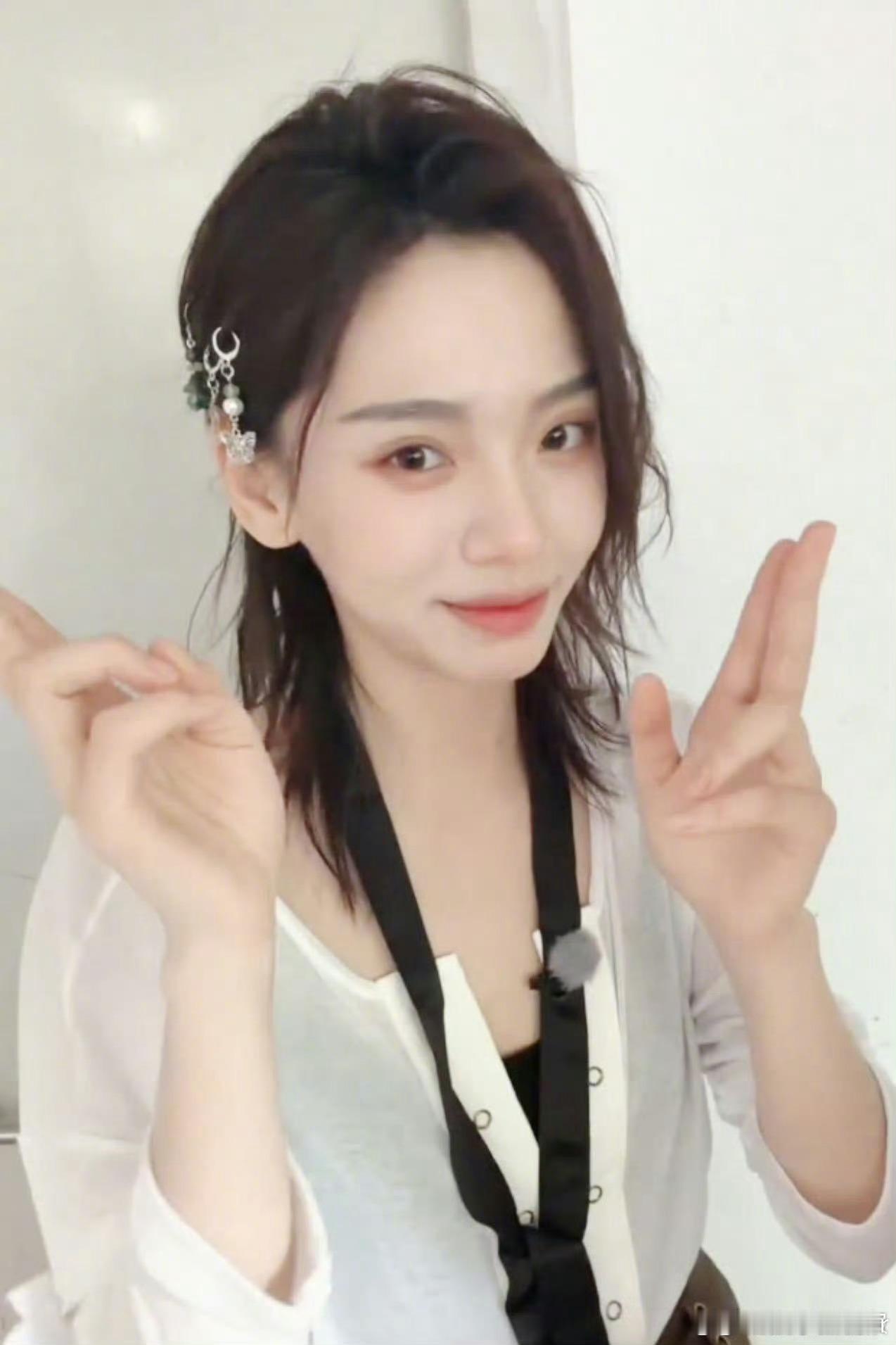 王晓赟子安利酸奶粽子王晓赟子大力种草酸奶粽子，化解甜咸粽子争议，天天都在吃，看得