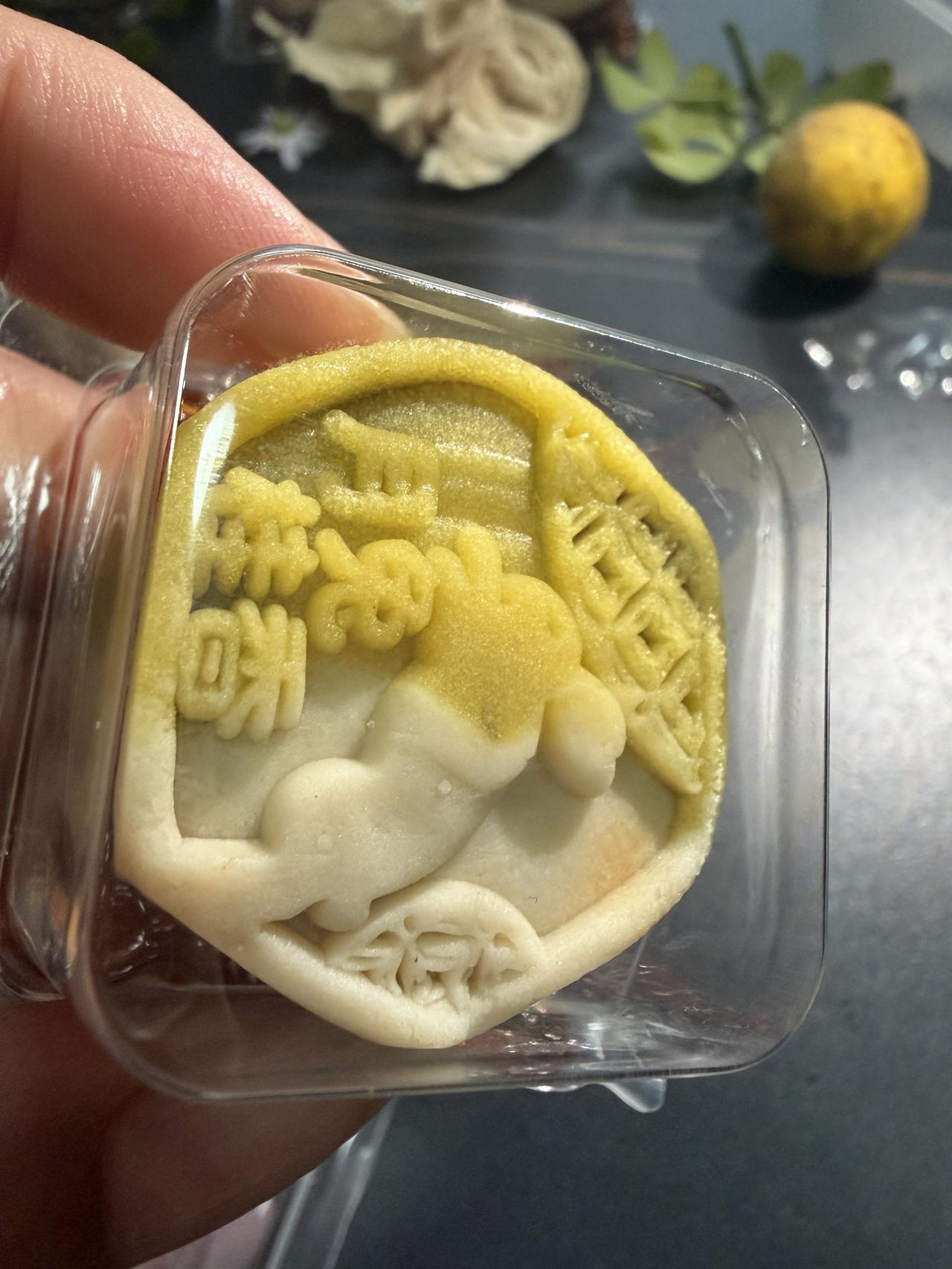 一口咬下的中秋诗意，这几个月饼是我的中秋节

今年中秋的月饼，简直是艺术品！从渐
