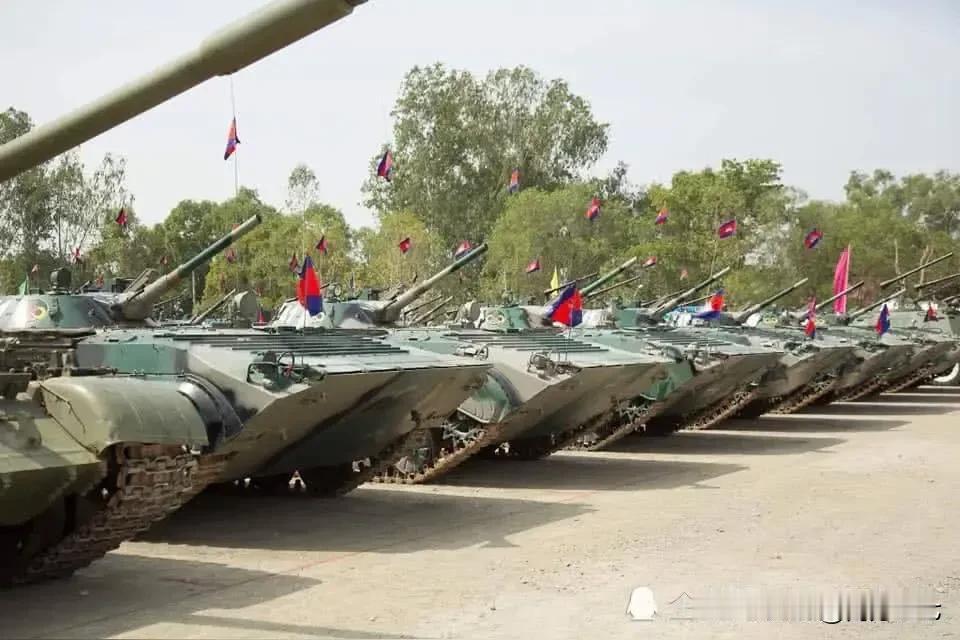 泰国处于下风？
想购买中国武器打击柬埔寨
柬埔寨现役的武器大多是苏式装备，泰国打