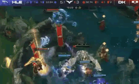 Canyon芮尔闪回龙坑为DK抢下听牌小龙，HLE击杀Canyon