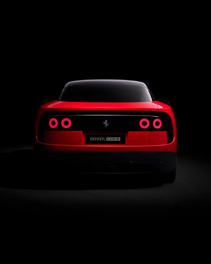 【法拉利首款纯电车型 Luce 登场，前苹果设计师 Jony Ive 参与打造】