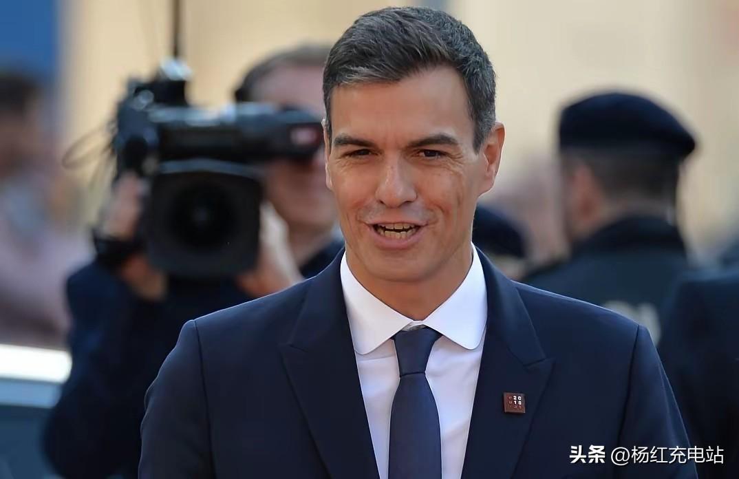 硬刚美国绝不妥协！特朗普狠手封杀西班牙，底气全靠中国撑腰
 
本届北约峰会上，美