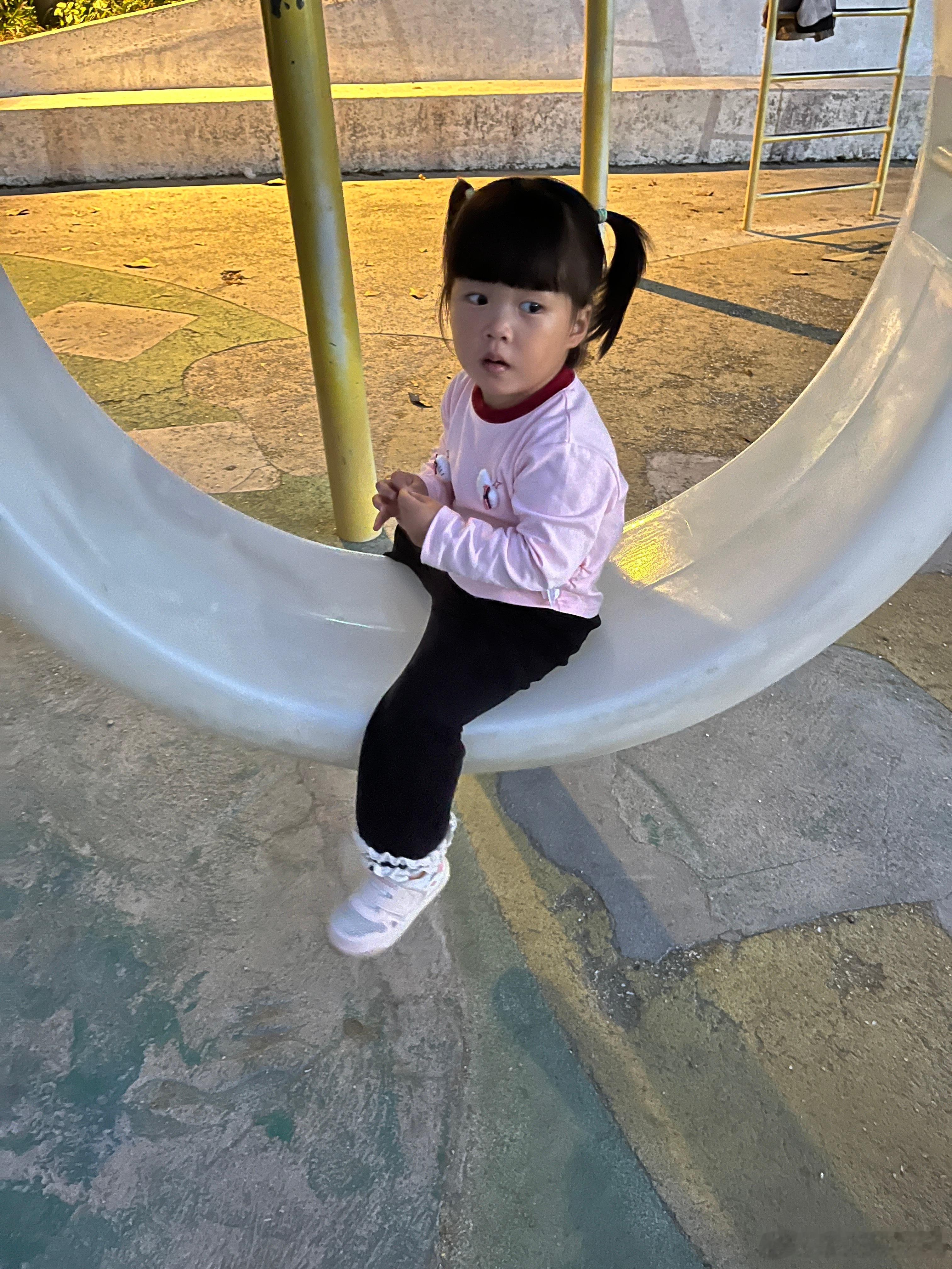 昨晚还坐了这个，才回家，可开心了。14岁居然168，真的很高。 