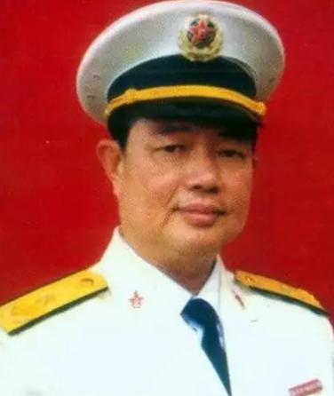 1988年，陈伟文在南海击毁了越南三艘战舰，收复9座岛礁，得胜后按理来说应饱受嘉