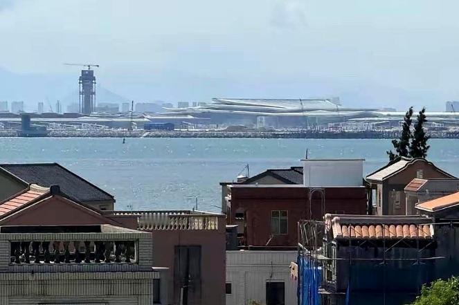 国台办刚宣布，要给金门、马祖通水、通电、通气、通桥。话音刚落，金门县副县长李文良
