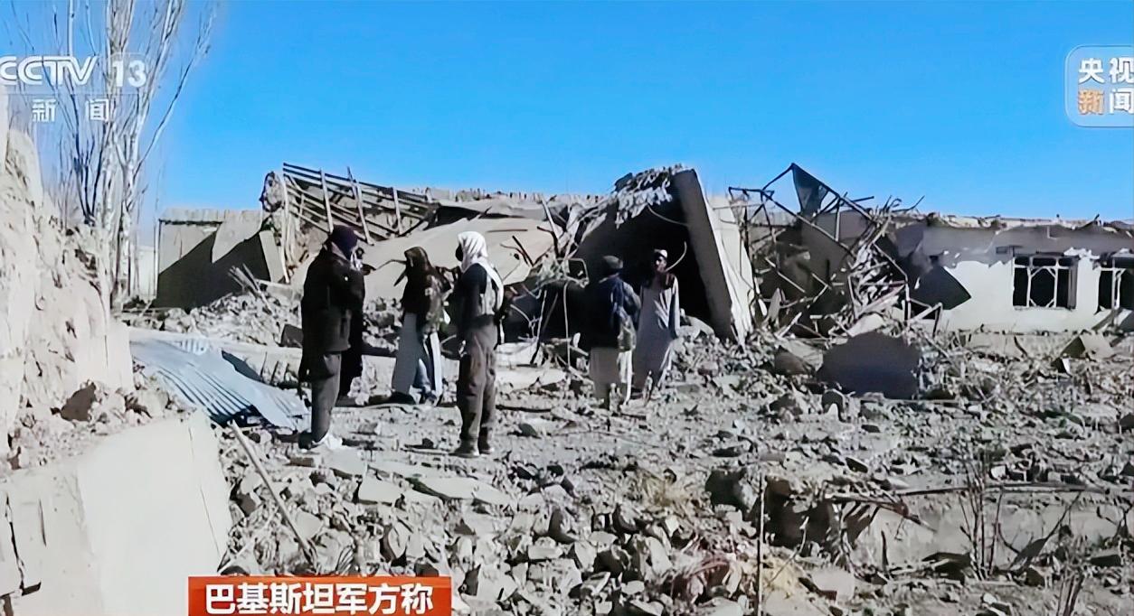 阿富汗和巴基斯坦彻底打红眼，闹到今天这步，根子早就在一百多年前埋下了。
 
这次