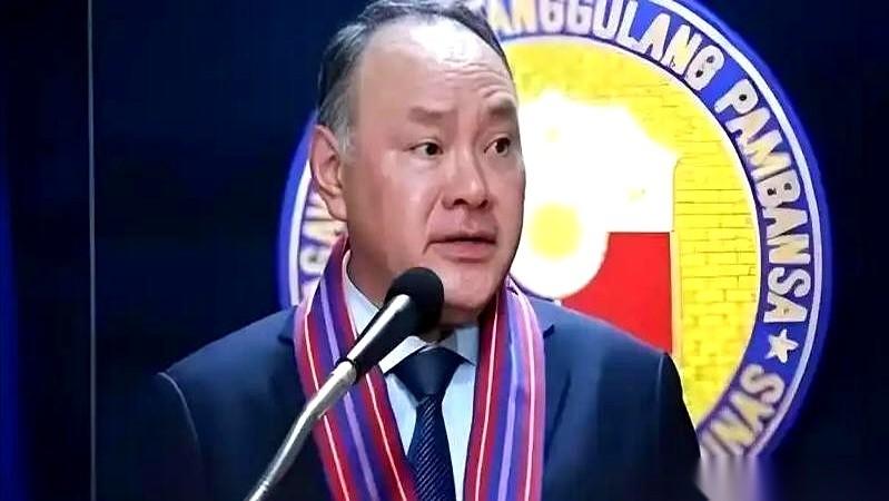 这两天，菲律宾自家媒体捅出的一份“投名状”，直接把马尼拉的政治牌桌给掀了。
一国