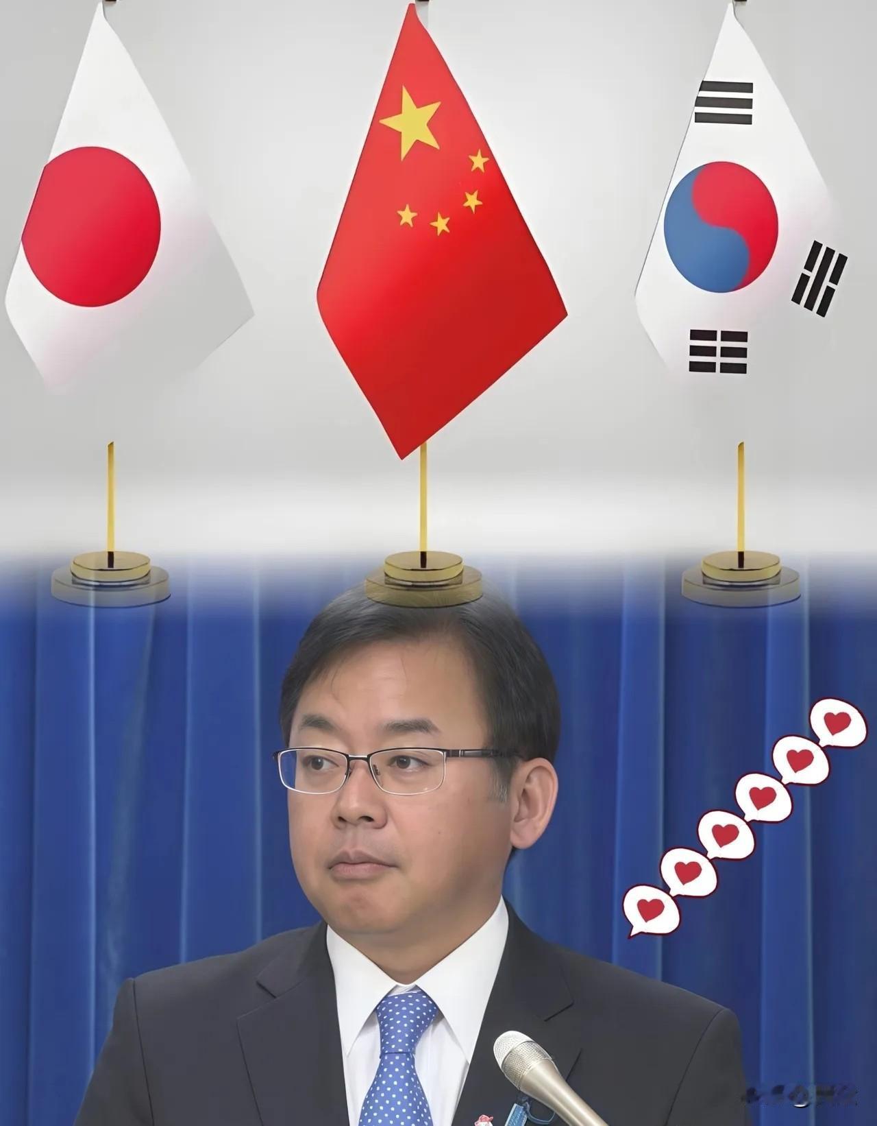 快讯！
中日关系要回暖？

12月12号，日本卫生大臣宣布，12月14号中日韩卫