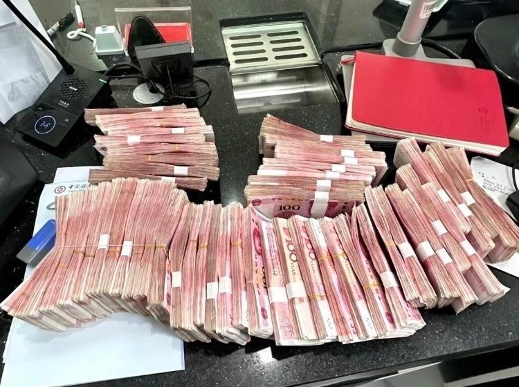 3成人存款超过50万元 恭喜！你身边有多少人存款超50万的吗？我认识的大都是一般