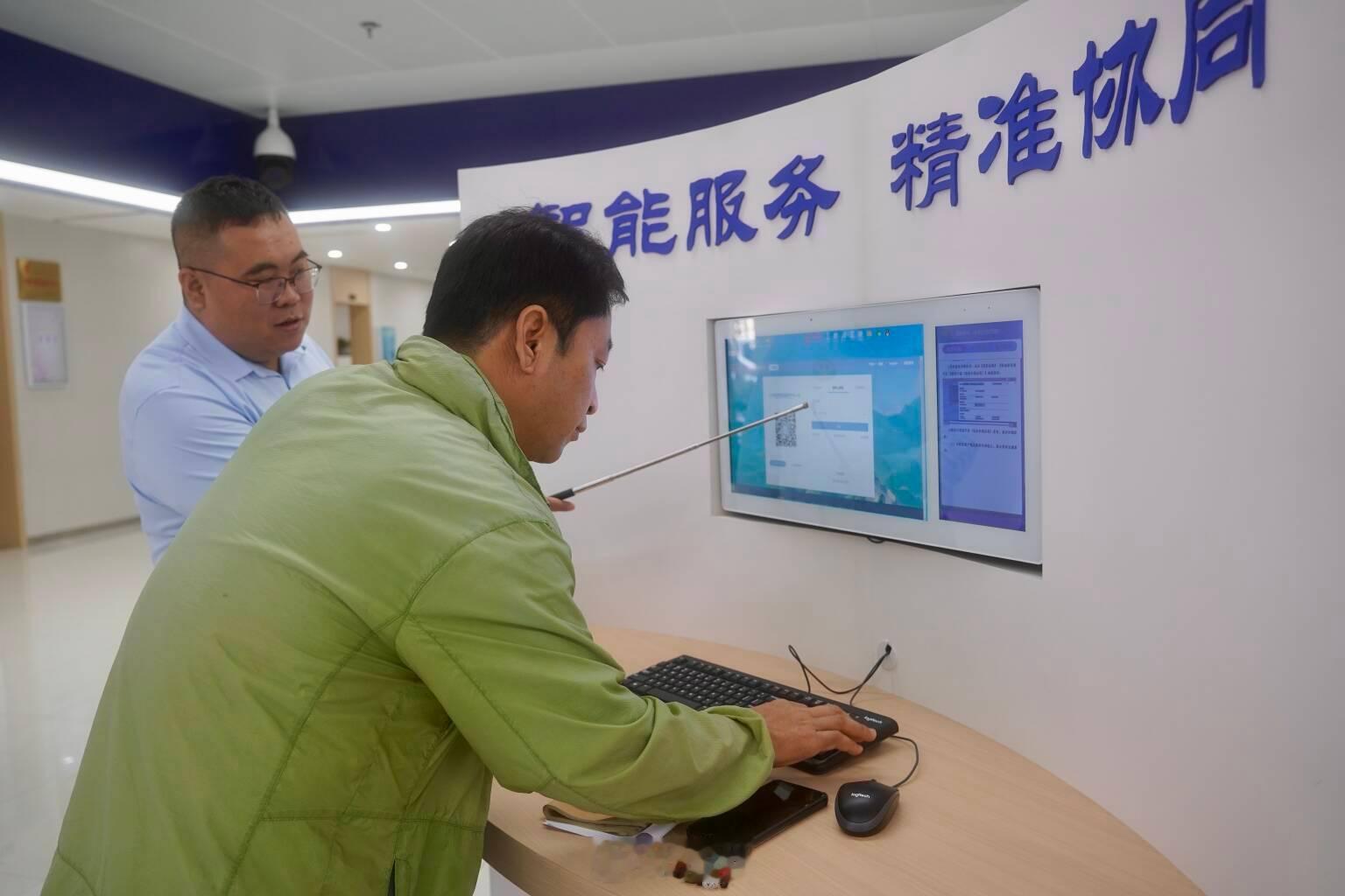 合规经营诚信纳税看税收走基层高质量发展中国行 走进国家税务总局西安经济技术开发区