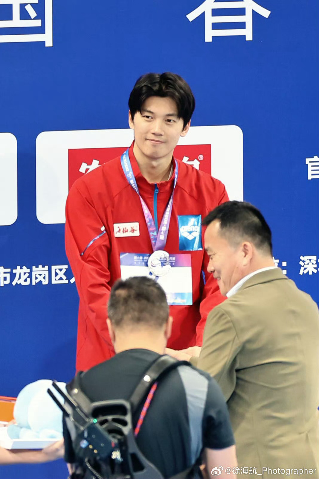 最近特别喜欢用这个emoji😼来代顺顺 