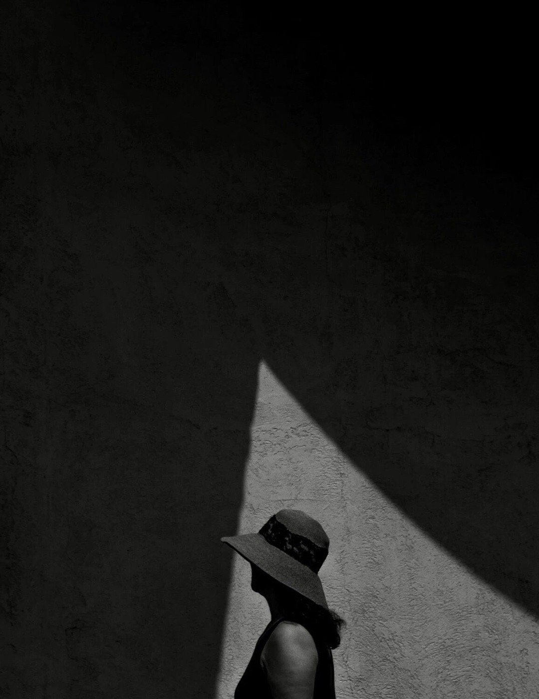 生活要断舍离，人生也要断舍离，对于不好的记忆，情绪，甚至是人，不要堆积也不要紧抓