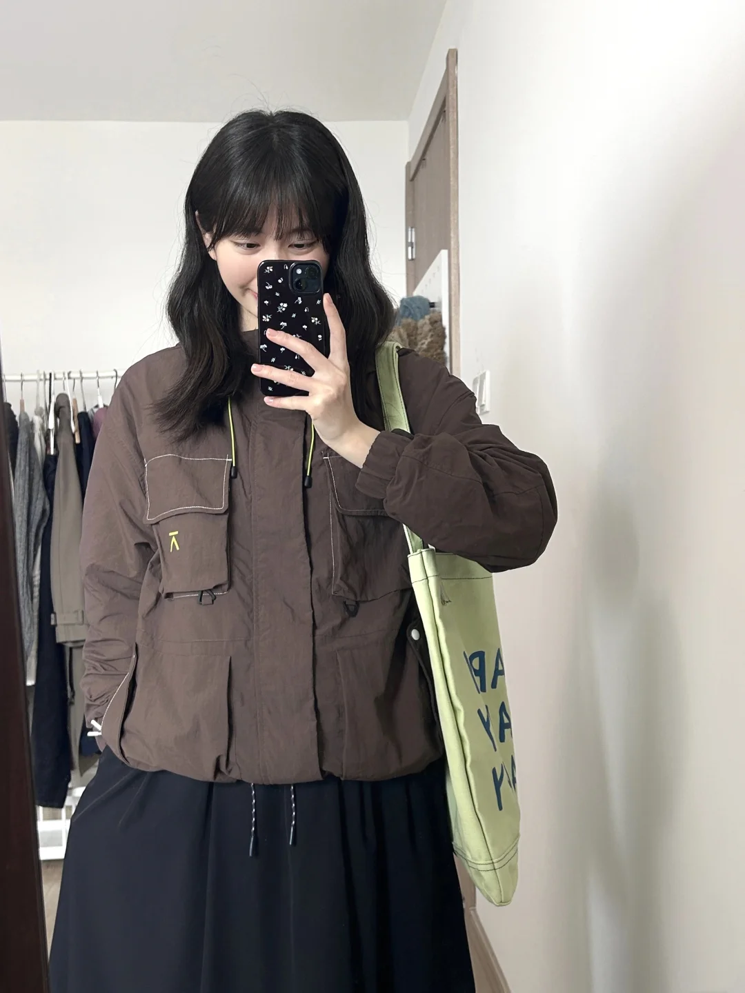 看起来是个日系休闲感女孩～